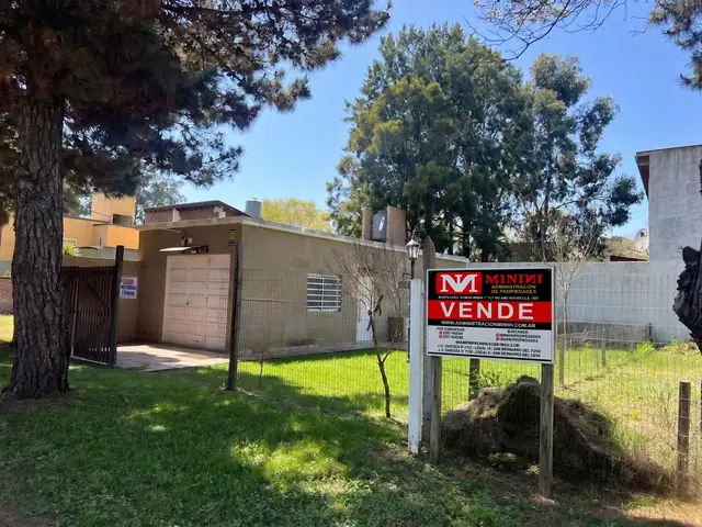 CASA en Venta — La Lucila Del Mar