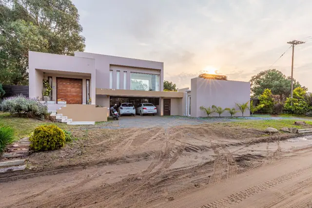 CASA en Venta — Barrio San Rafael (Mar de Ajó)